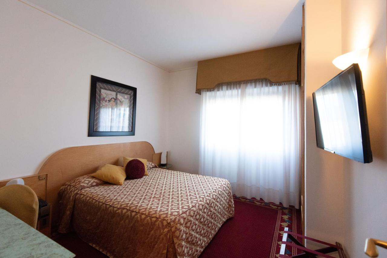 Hotel Castello Artemide Congressi Castel San Pietro Terme Extérieur photo
