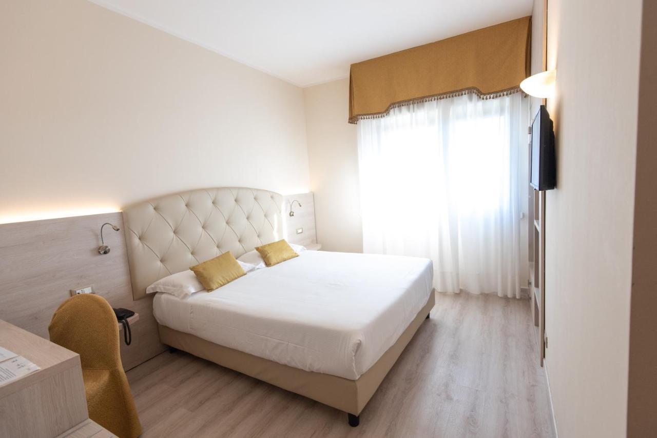 Hotel Castello Artemide Congressi Castel San Pietro Terme Extérieur photo