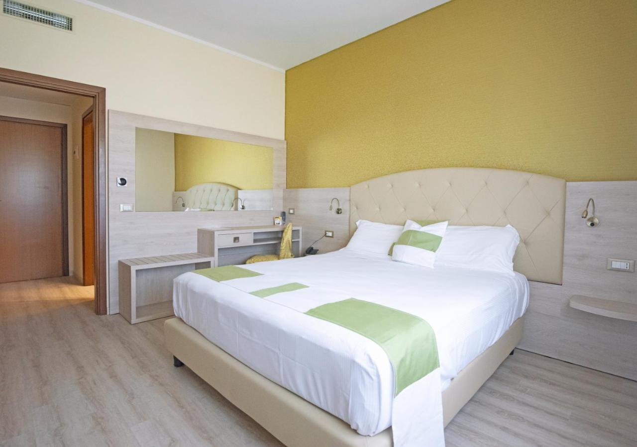 Hotel Castello Artemide Congressi Castel San Pietro Terme Extérieur photo